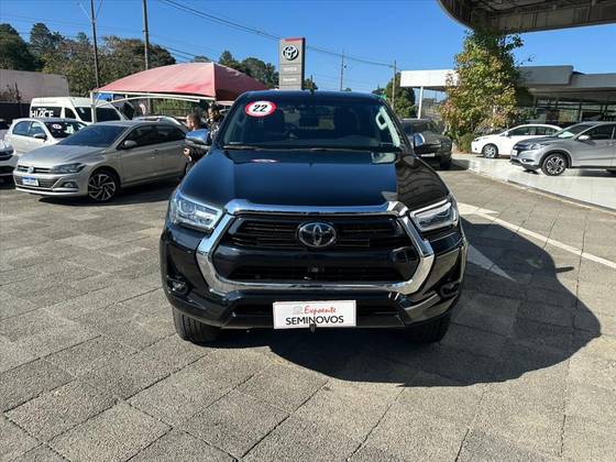 TOYOTA HILUX 2.8 D-4D TURBO DIESEL CD SRX 4X4 AUTOMÁTICO TOYOTA HILUX 2.8 D-4D TURBO DIESEL CD SRX 4X4 AUTOMÁTICO